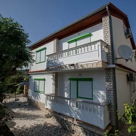 Apartment Larissa *